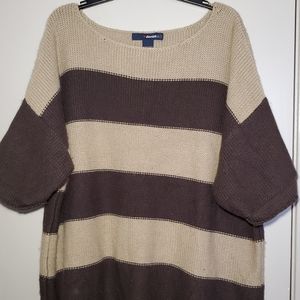Knit short sleeve sweater